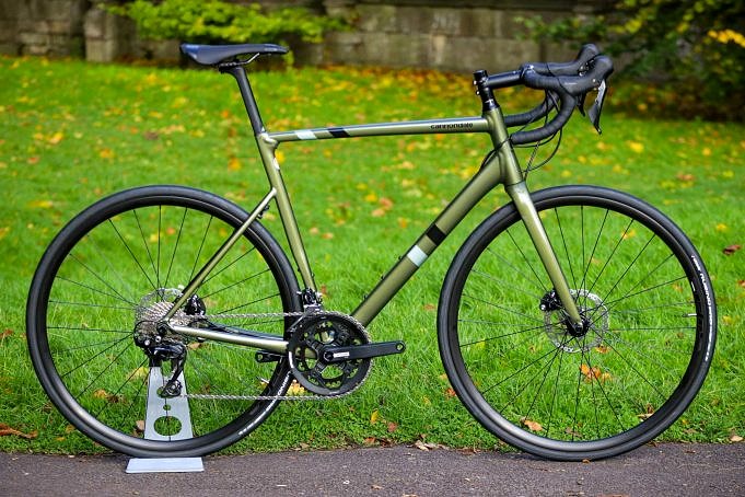 Reseña De Cannondale Synapse Carbon Disc 105 - Las Mejores Bicicletas De Carretera